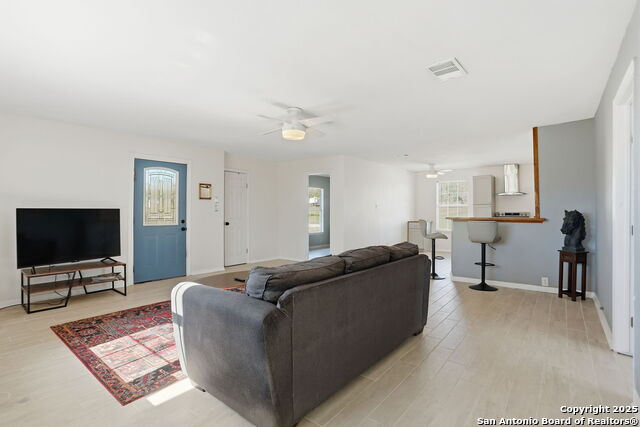 Image 7 of 38 For 100 Meadow Lake