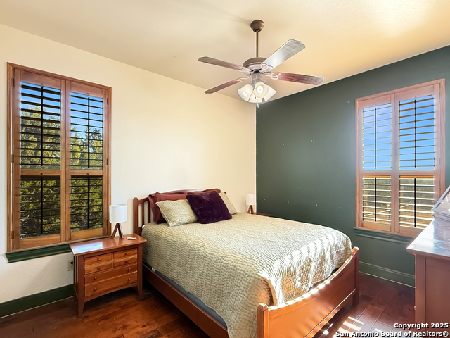 Listing photo id 14 for 425 Youngblood Trail