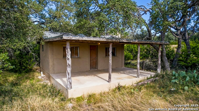 Listing photo id 17 for 425 Youngblood Trail