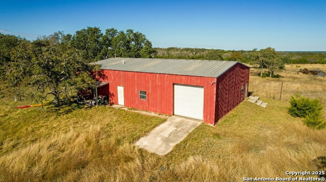 Listing photo id 18 for 425 Youngblood Trail