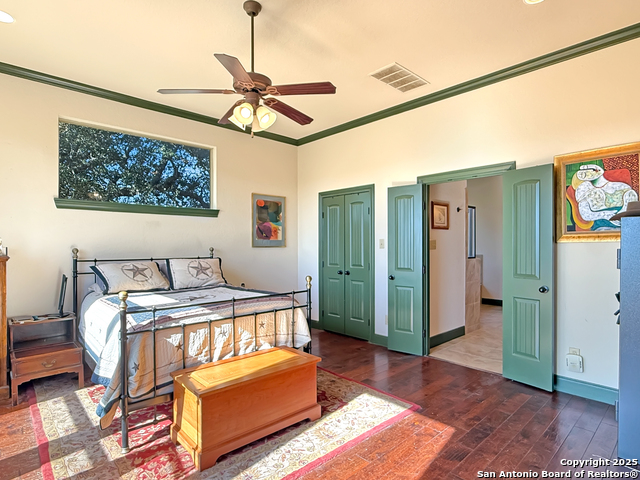 Listing photo id 6 for 425 Youngblood Trail