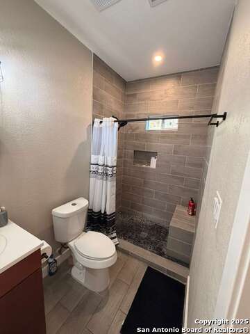 Image 5 of 11 For 251 Woodlawn E