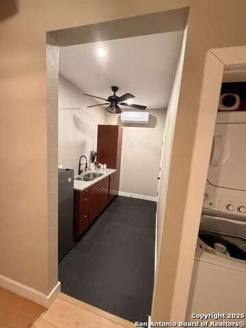 Image 7 of 11 For 251 Woodlawn E