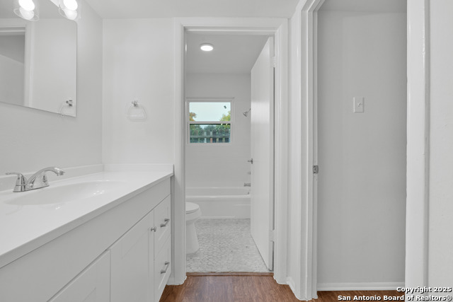 Image 10 of 14 For 600 Gentleman  4