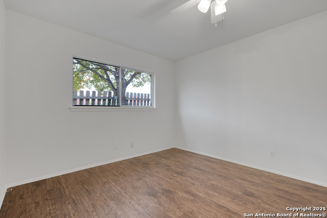 Image 11 of 14 For 600 Gentleman  4