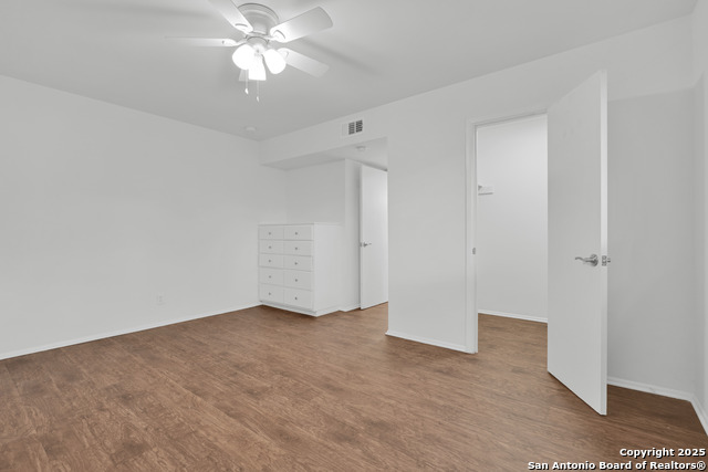 Image 12 of 14 For 600 Gentleman  4