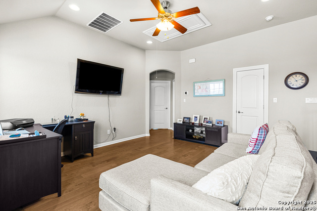 Image 14 of 36 For 8116 Grierson