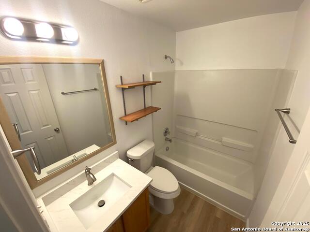 Image 27 of 31 For 13411 Asbury