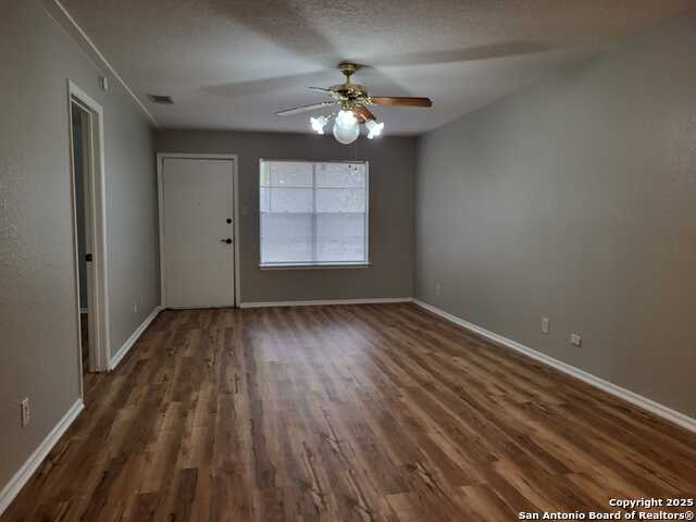 Image 5 of 18 For 1051 Country Club 19