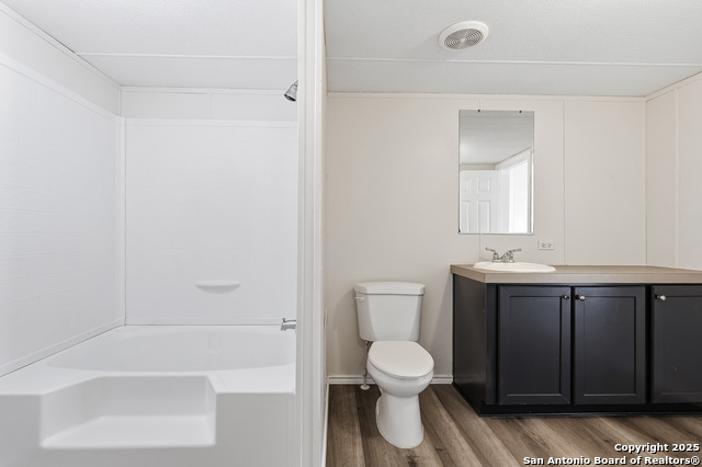 Image 10 of 26 For 22411 Savannah Hts