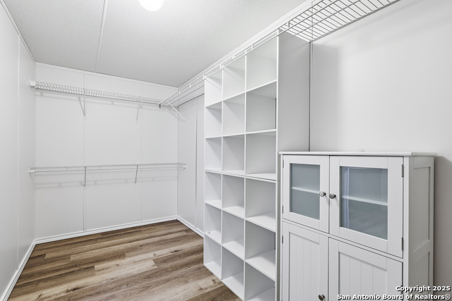 Image 11 of 26 For 22411 Savannah Hts