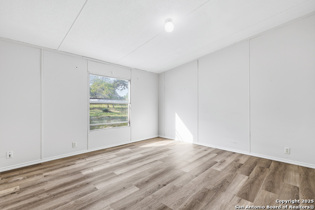 Image 15 of 26 For 22411 Savannah Hts