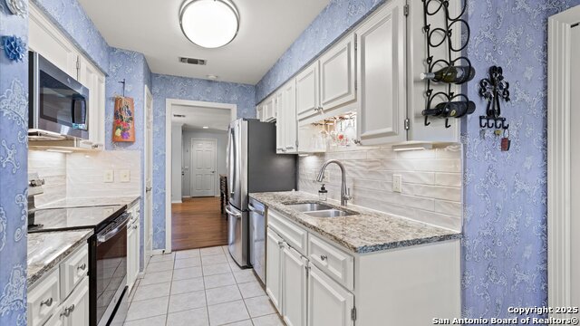 Image 13 of 23 For 165 Rampart W 202