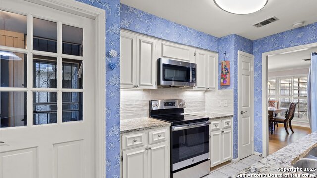 Image 14 of 23 For 165 Rampart W 202