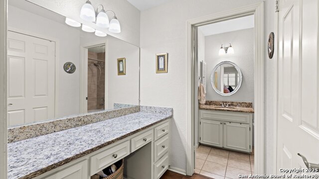 Image 17 of 23 For 165 Rampart W 202