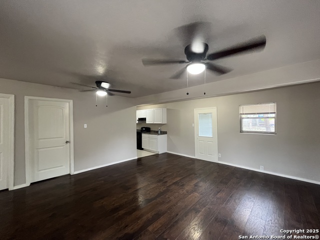 Listing photo id 8 for 3723 Martin W