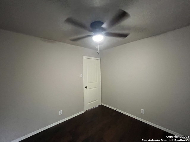 Listing photo id 11 for 3723 Martin W