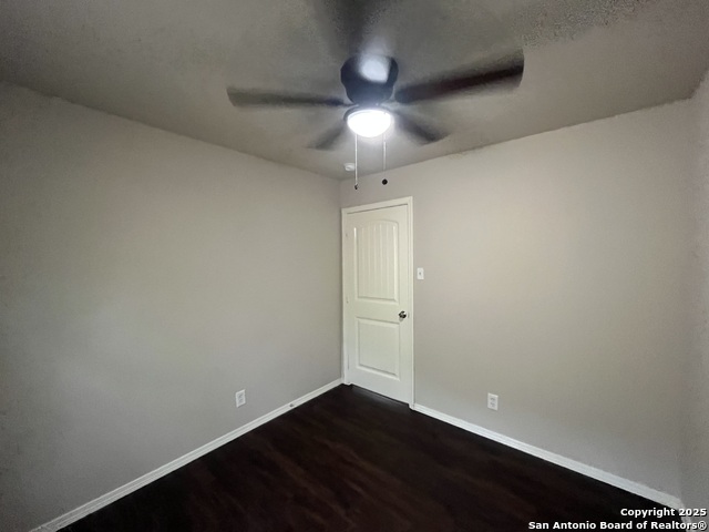 Listing photo id 15 for 3723 Martin W