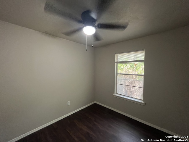 Listing photo id 17 for 3723 Martin W