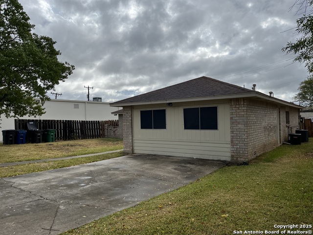 Image 3 of 42 For 6522 Ridge Willow