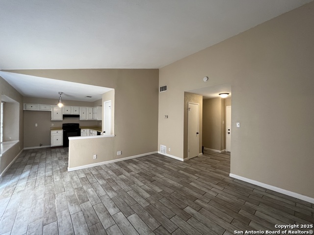 Image 7 of 42 For 6522 Ridge Willow