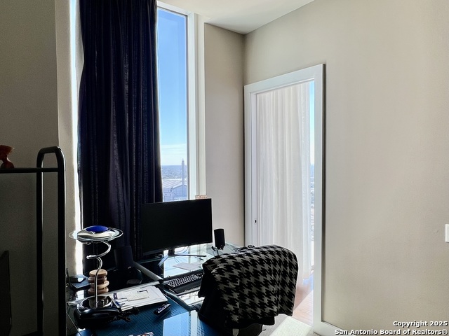 Image 10 of 16 For 610 E Market #2607