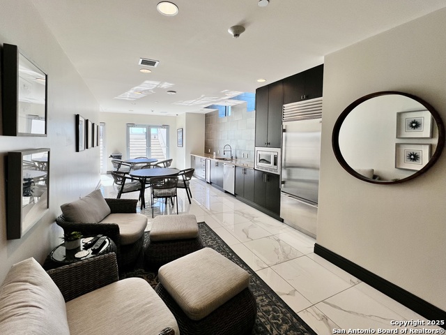 Image 13 of 16 For 610 E Market #2607