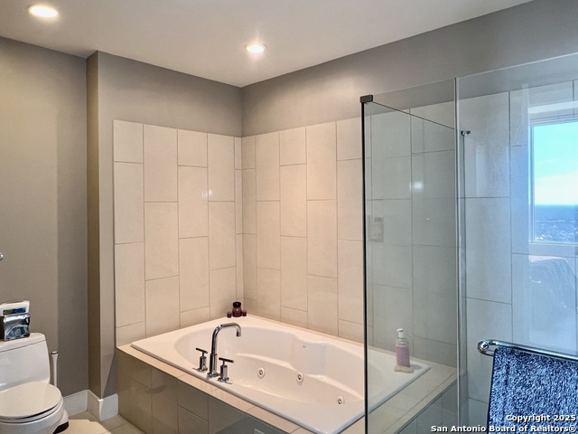 Image 8 of 16 For 610 E Market #2607