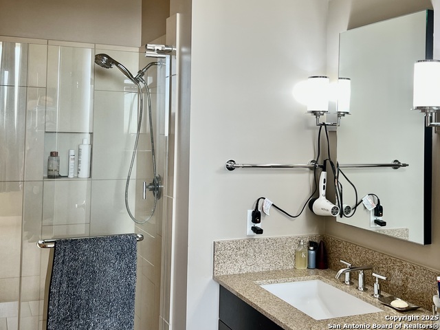 Image 9 of 16 For 610 E Market #2607