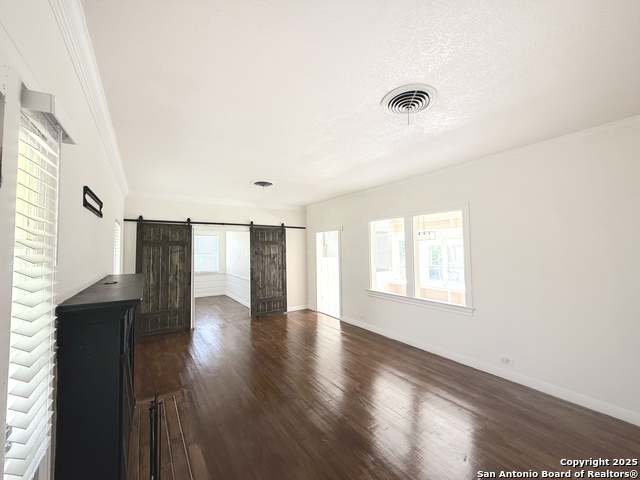 Image 4 of 47 For 1214 Sutton