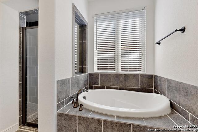 Image 23 of 44 For 18343 Valencia Vista