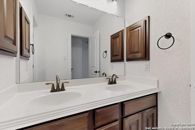 Image 31 of 44 For 18343 Valencia Vista