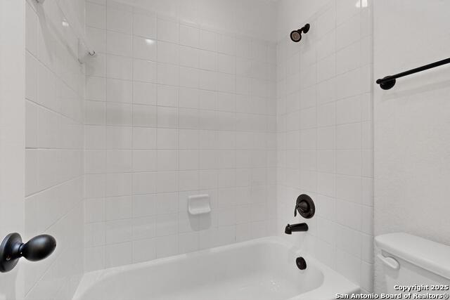 Image 32 of 44 For 18343 Valencia Vista