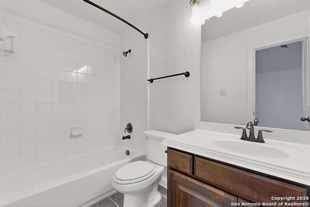 Image 35 of 44 For 18343 Valencia Vista