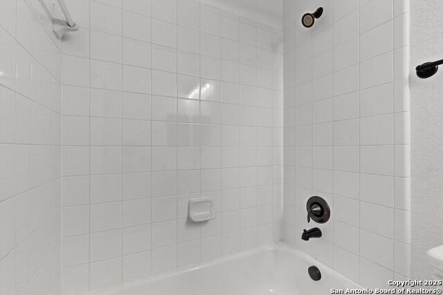 Image 36 of 44 For 18343 Valencia Vista