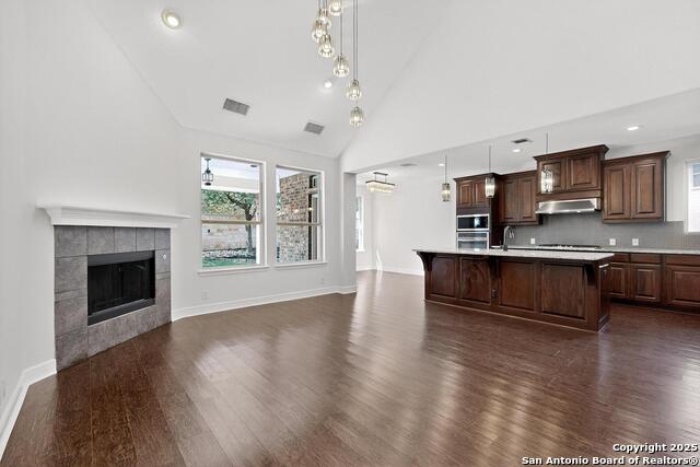 Image 7 of 44 For 18343 Valencia Vista