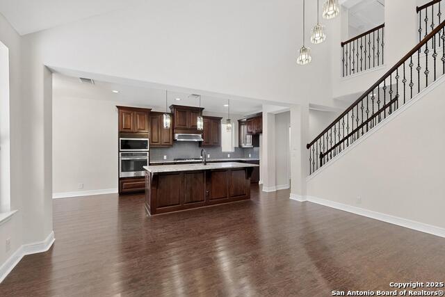 Image 8 of 44 For 18343 Valencia Vista