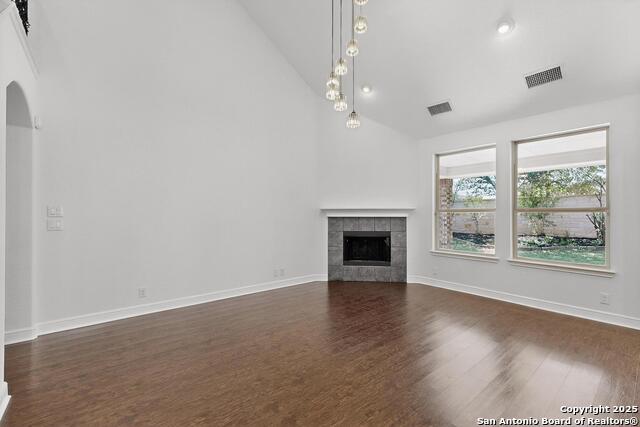 Image 9 of 44 For 18343 Valencia Vista