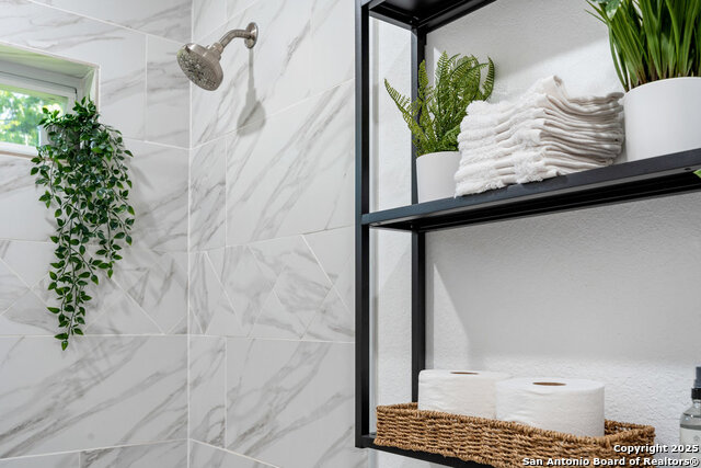 Image 14 of 16 For 338 Tomrob Dr