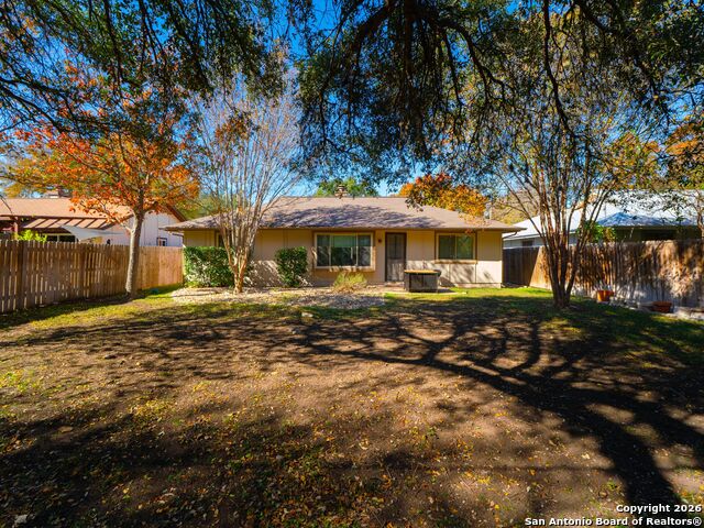 Image 23 of 27 For 14022 Tree Crossing