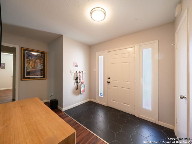 Image 5 of 27 For 14022 Tree Crossing