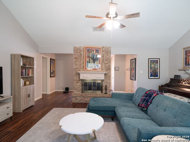 Image 7 of 27 For 14022 Tree Crossing