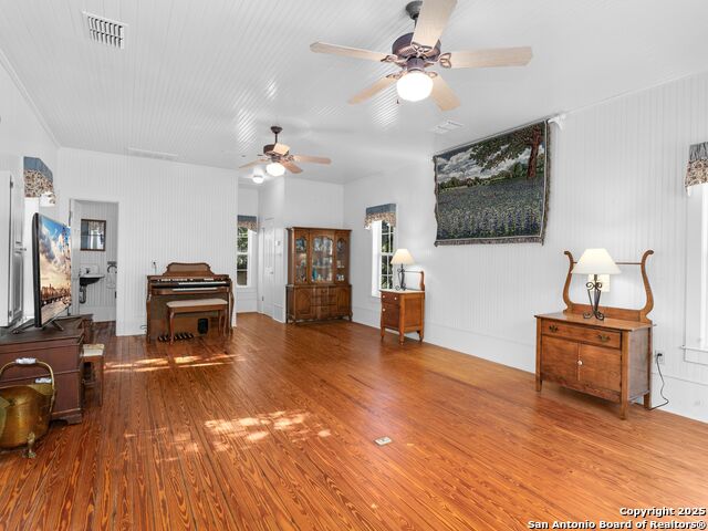 Image 33 of 50 For 146 Upper Cibolo Creek