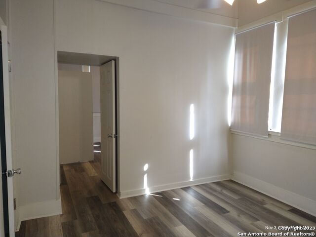 Image 13 of 19 For 822 Carson St E 2