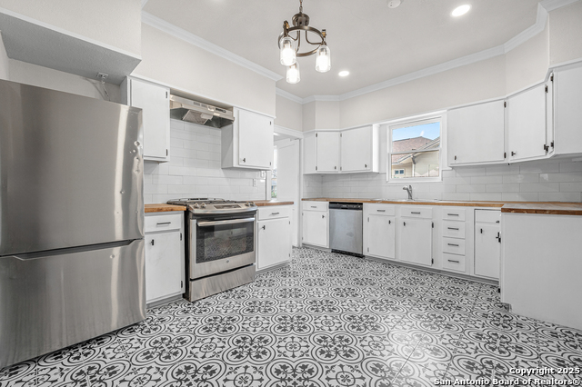 Image 11 of 27 For 343 Canton  