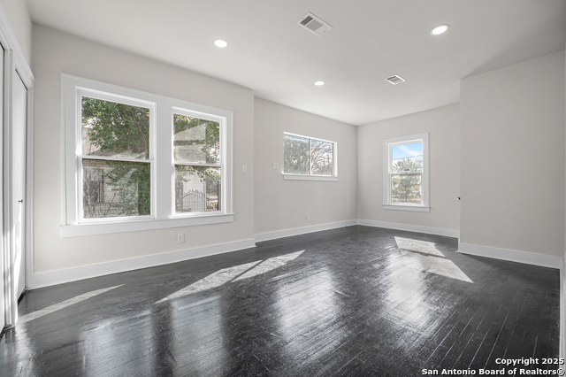 Image 22 of 27 For 343 Canton  