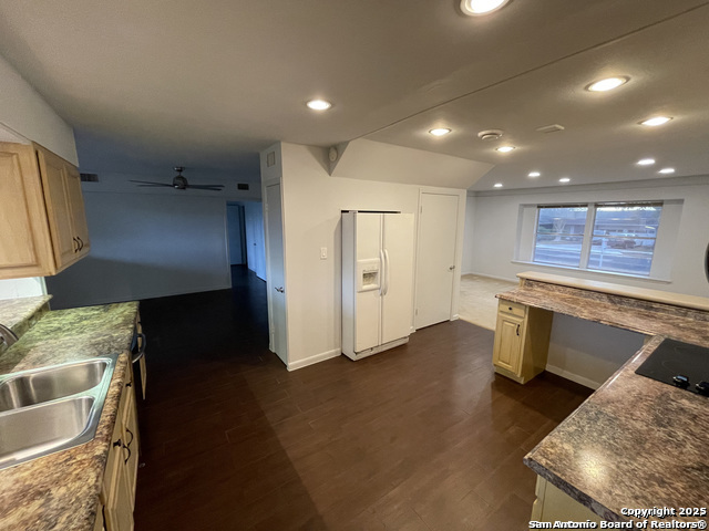 Image 3 of 20 For 427 Indigo