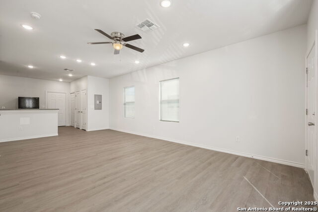 Image 3 of 18 For 8719 Wurzbach 202