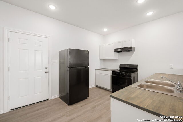 Image 5 of 17 For 8719 Wurzbach 301