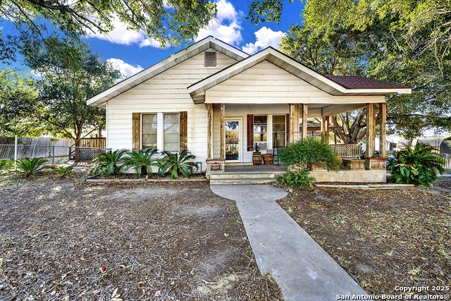 Details for 612 Guadalupe E, Runge, TX 78151